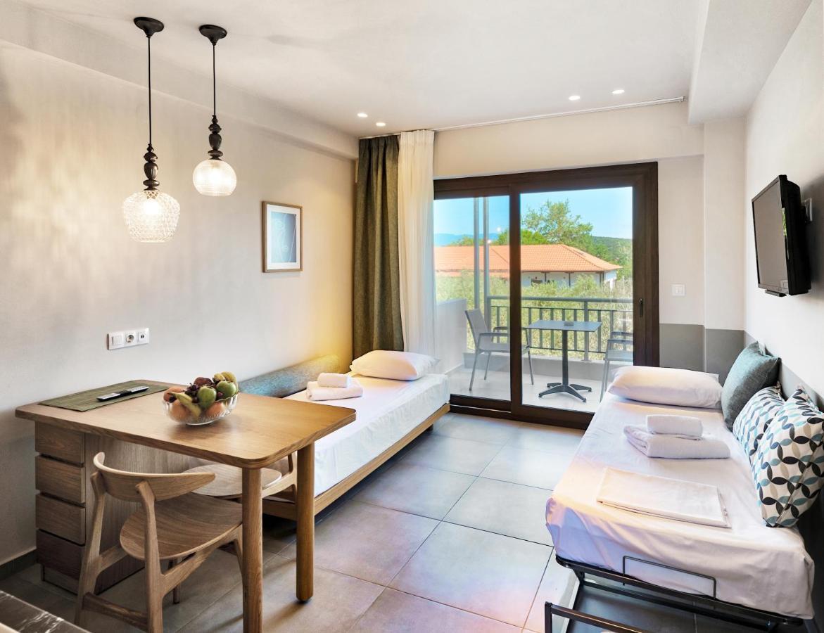 Dionysus Apartments & Suites อิเอริสโซส ภายนอก รูปภาพ