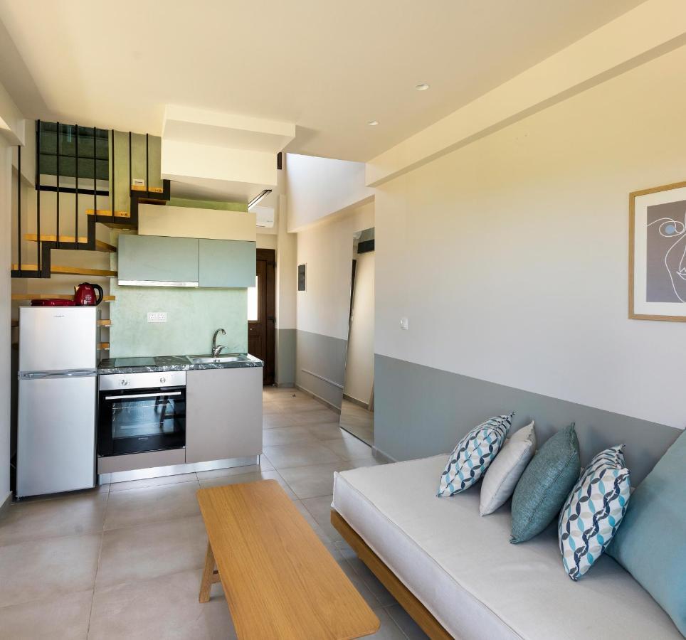 Dionysus Apartments & Suites อิเอริสโซส ภายนอก รูปภาพ