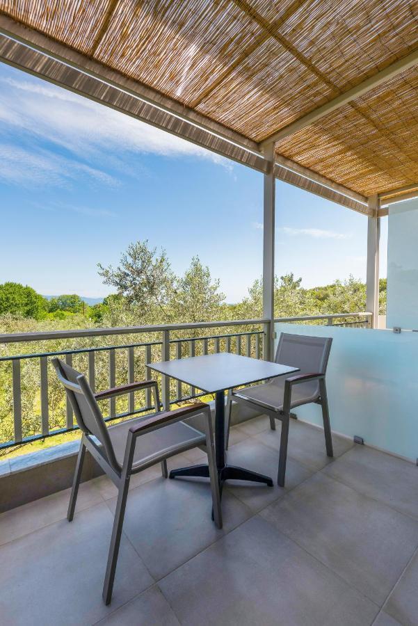 Dionysus Apartments & Suites อิเอริสโซส ภายนอก รูปภาพ