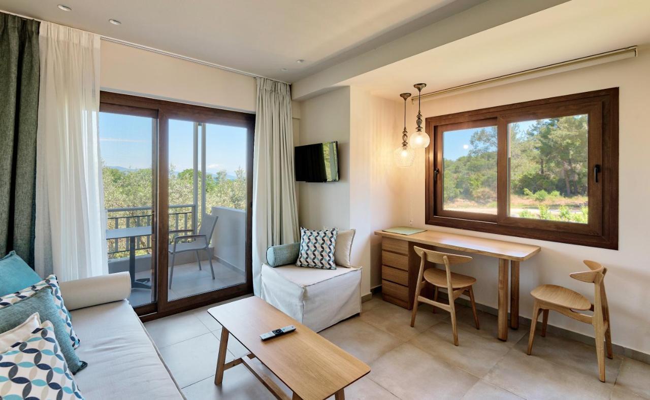 Dionysus Apartments & Suites อิเอริสโซส ภายนอก รูปภาพ
