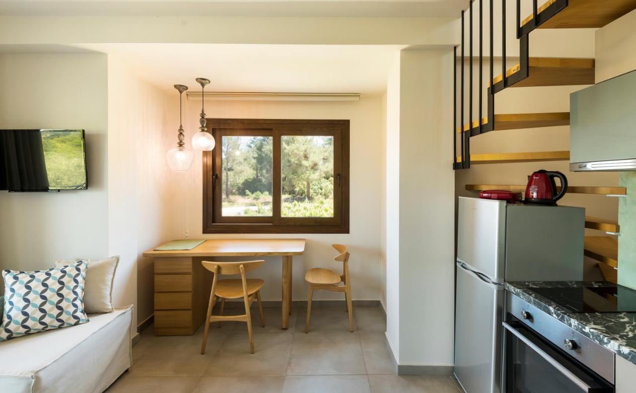Dionysus Apartments & Suites อิเอริสโซส ภายนอก รูปภาพ