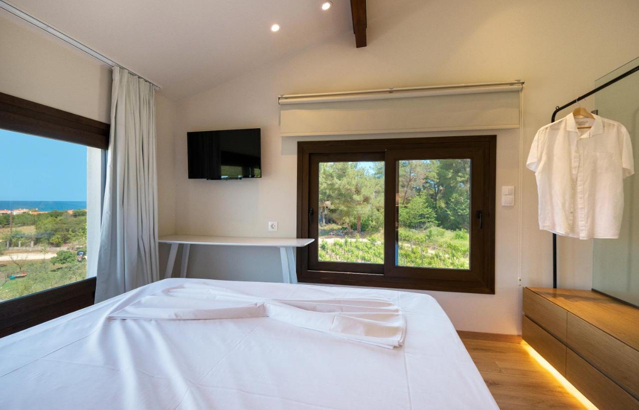 Dionysus Apartments & Suites อิเอริสโซส ภายนอก รูปภาพ