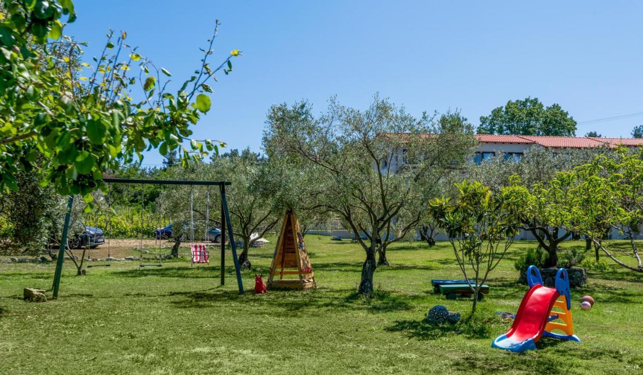 Dionysus Apartments & Suites อิเอริสโซส ภายนอก รูปภาพ