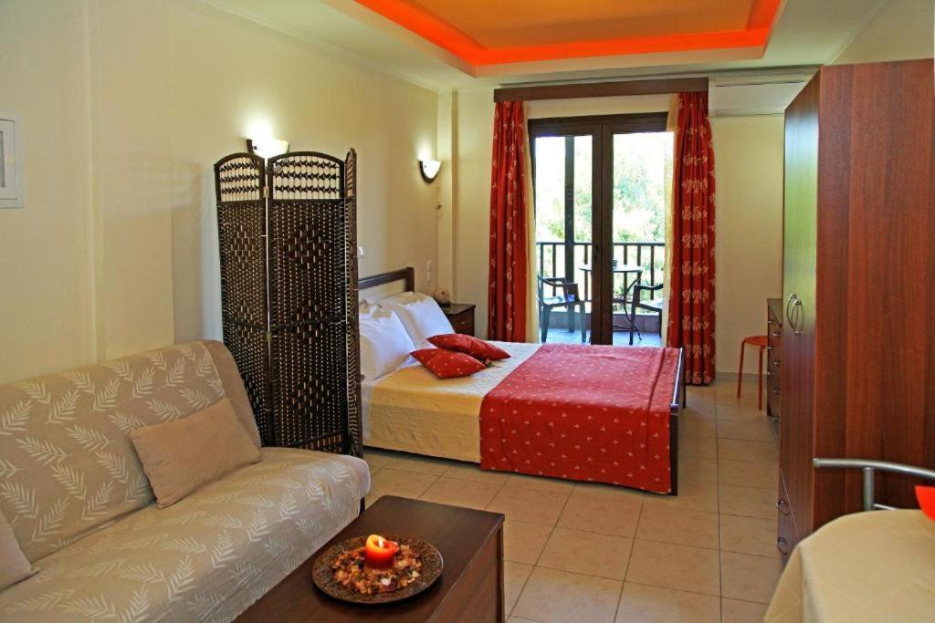 Dionysus Apartments & Suites อิเอริสโซส ภายนอก รูปภาพ
