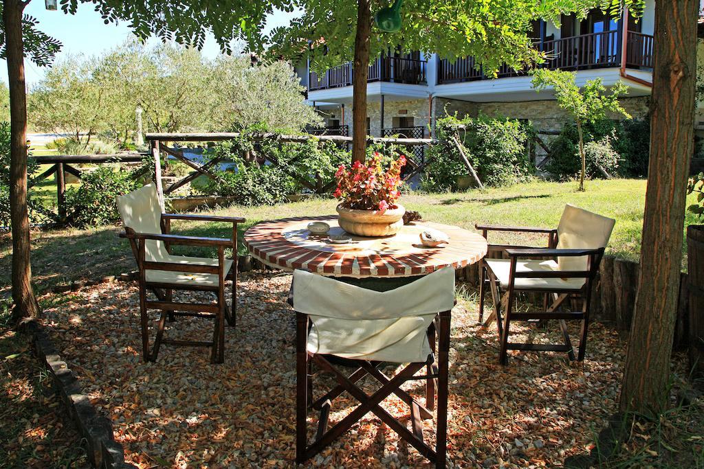 Dionysus Apartments & Suites อิเอริสโซส ภายนอก รูปภาพ